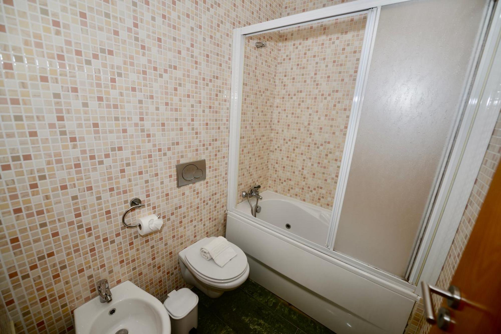 Pebble - 1 Bedroom Apartment Sleeps 5 With Pool & Tennis Court São Martinho do Porto Exterior foto