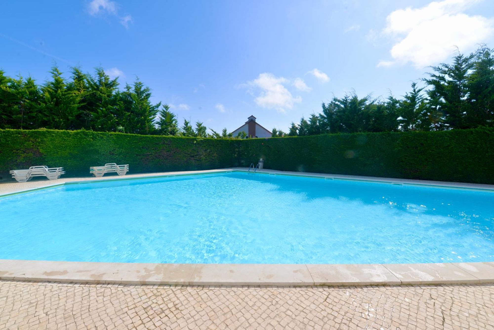 Pebble - 1 Bedroom Apartment Sleeps 5 With Pool & Tennis Court São Martinho do Porto Exterior foto
